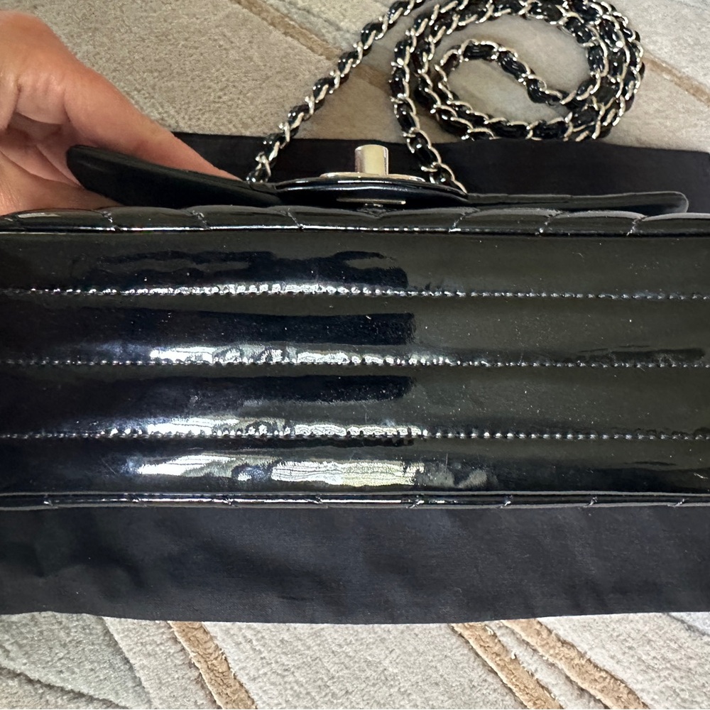 CHANEL  Black Chevron mini rectangle flap bag - Picture 3 of 13